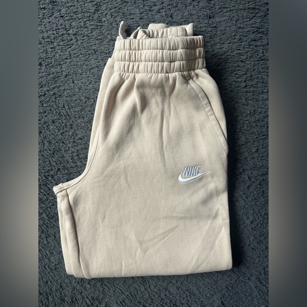 Nike youth size M sweatpants joggers pants EUC